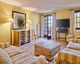 La Bastide du Calalou Hotel & Spa, BW Premier Collection - Moissac-Bellevue - Living room