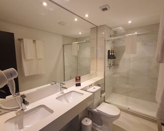 Class Hotel Piracicaba - Piracicaba - Badkamer