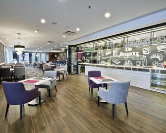 Hilton Montreal/Laval - Laval - Bar