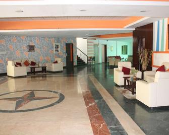 Citrus Hotel Sriperumbudur - Srīperumbūdūr - Lobby