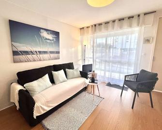 Bénodet, 3 stars apartment, beach, thalassotherapy and shops on foot - Bénodet - Living room