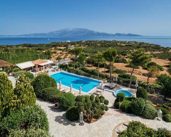 Lithies Boutique Hotel - Korithi - Piscina