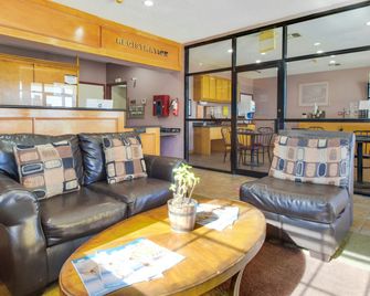 OYO Hotel Ingleside Tx - Ingleside - Вітальня