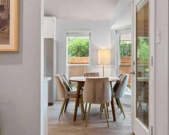 5br/Cedarpark/Soothing Sauna/Hottub/Peloton - Cedar Park - Eetruimte
