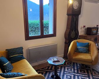 Haven of peace in the heart of nature with heated swimming pool - Vallée de la Sioule - Saint-Gervais-d'Auvergne - Living room