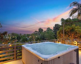 A-Lister by AvantStay Hollywood Hills Luxe Group Escape w Pool - Los Angeles - Pool