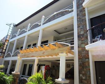 Seaview Apartelle - Bantayan - Gebäude