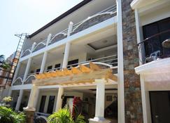 Seaview Apartelle - Bantayan - Building