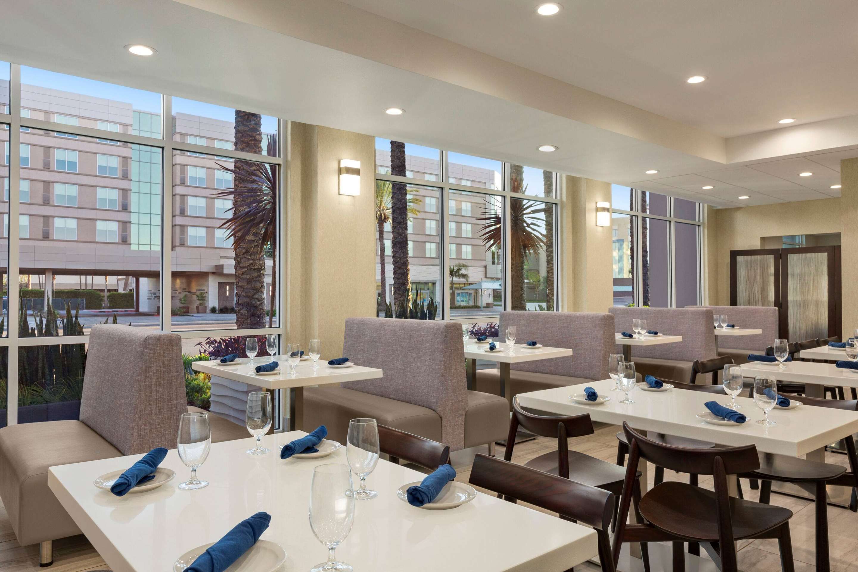 Wyndham Anaheim Hotel