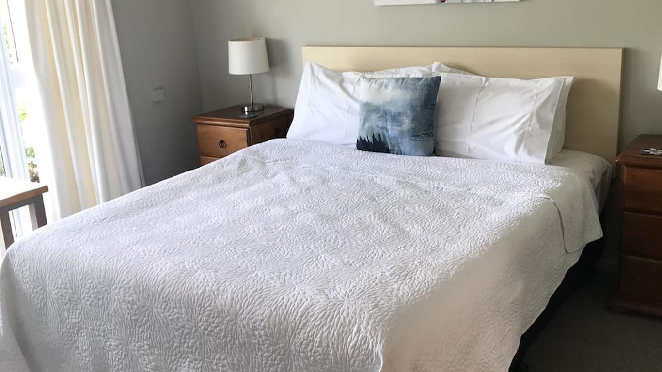Ash Grove Boutique Motel