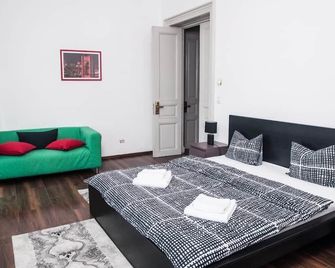 Antique Hostel - Bucharest