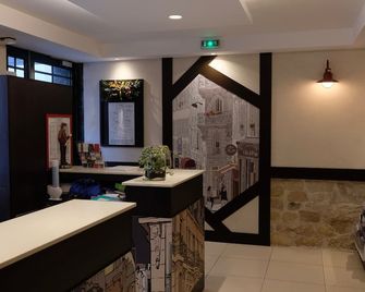 Amiral-Fondary - Paris - Front desk