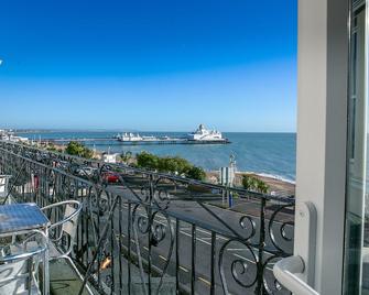 The Cumberland Hotel - Eastbourne - Balcony