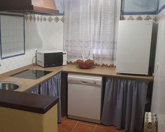 Pleasant house with pool - Hornachuelos - Cocina