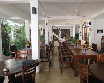 Unawatuna Beach Bungalow - - Unawatuna - Nhà hàng