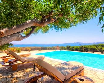 Paros Afrodite Luxury Villas - Aliki - Pool
