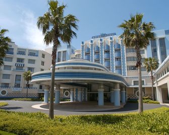 Disney Ambassador Hotel - אוראיאסו - בניין