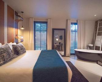 Hotel Pont Levis - Franck Putelat - Carcassonne - Phòng ngủ