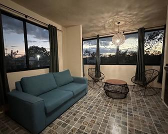 Xbalche eco hotel & RV park - Acanceh - Living room