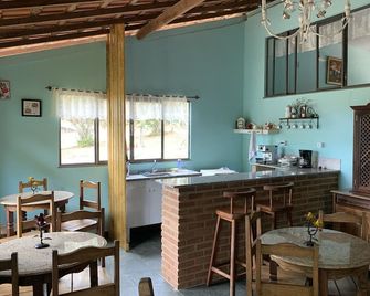 Pousada & Camping Serras Verdes - Conservatória - Restaurant