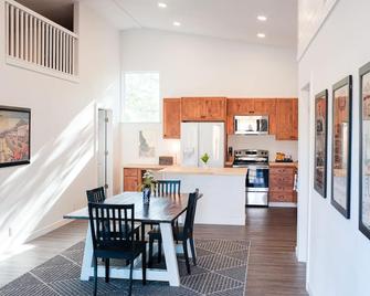 Beautiful New Guest Cottage, Perfect For Families! - Hayden - Cocina