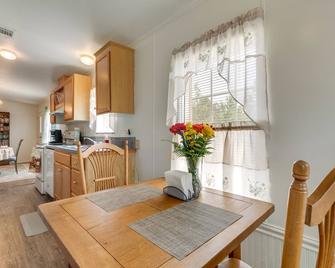 Weeki Wachee Vacation Rental about 13 Mi to the Ocean! - Spring Hill - Kuchyň