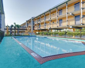 Scottish Inns Galveston - Galveston - Bể bơi