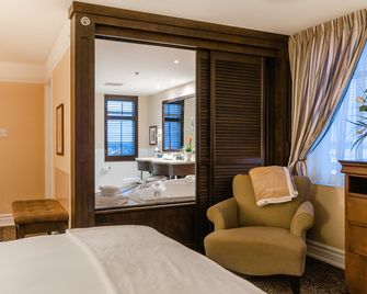 Le St-Martin Hotel & Suites - Laval