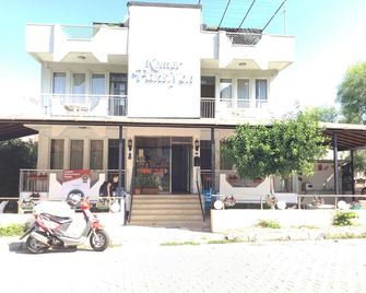 Kemer Pansiyon - Kemer - Building
