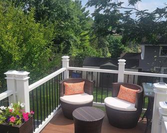 Charming home in Greentree - Pittsburgh - Balkon