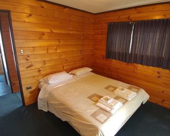 Pineacres Motel and Park - Rangiora - Camera da letto