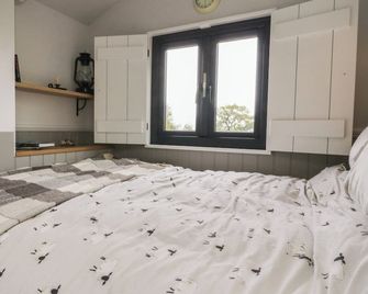 Coraldie - Newtonmore
