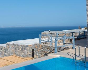 Nisides Suites - Astypálaia - Patio