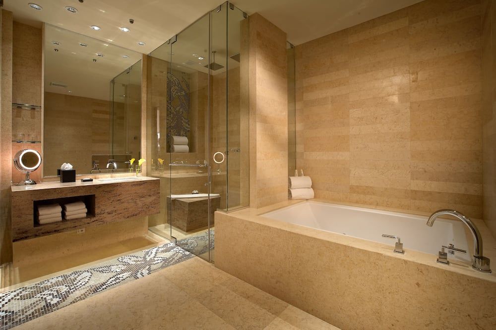 EB Hotel Miami thumbnail 2