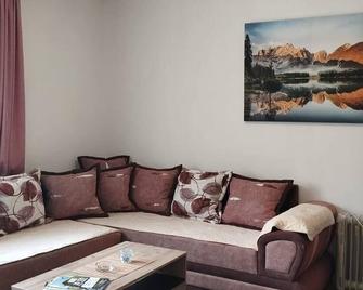 Where skyline views, modern luxury, and amenities seamlessly merge. - Plužine - Sala de estar