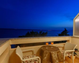 Villa Vicko - Starigrad - Balkon