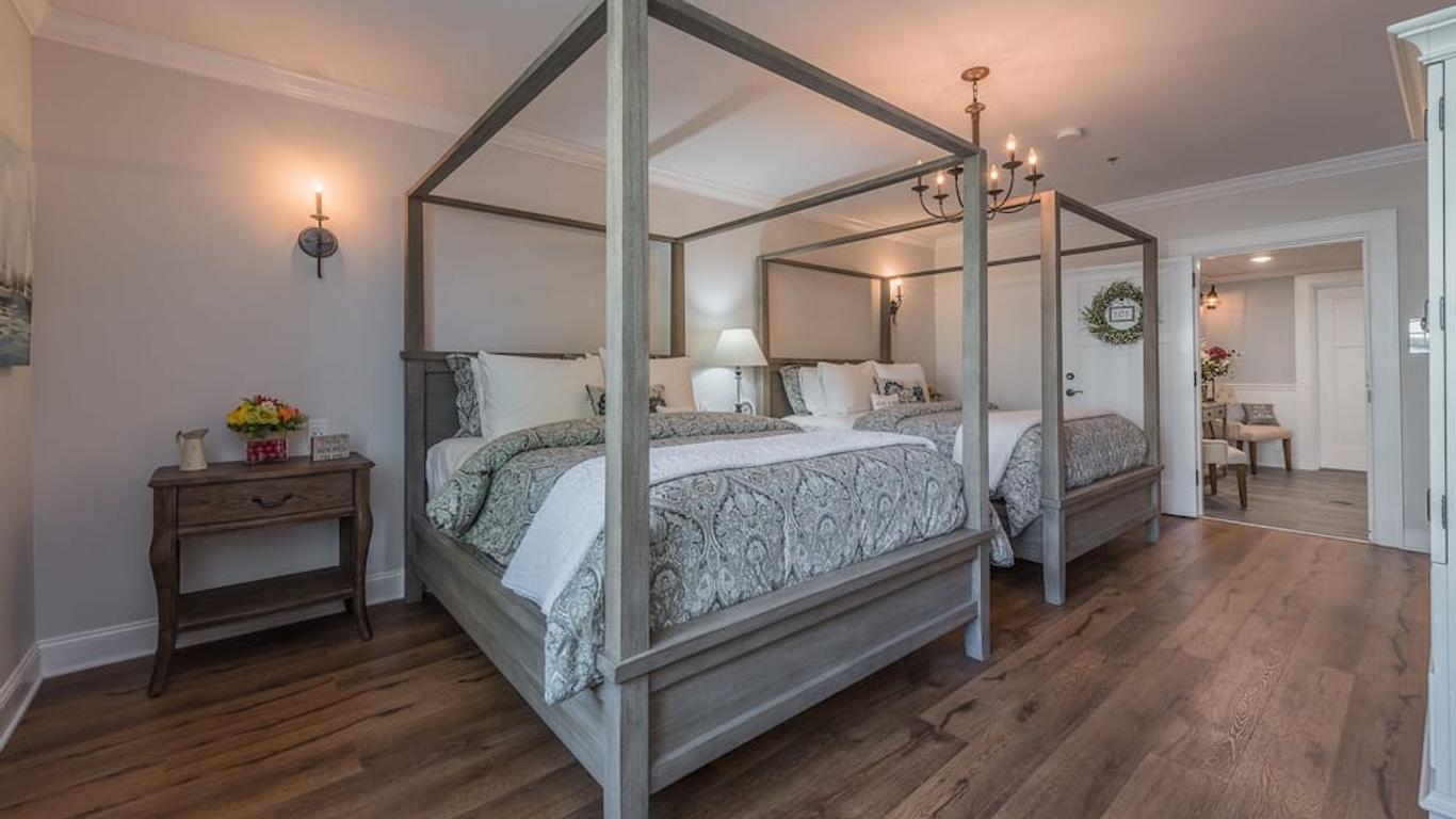 Harbor House Inn