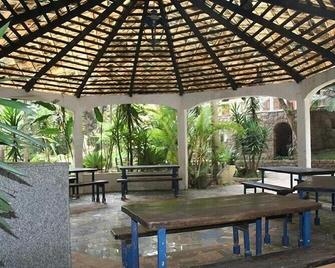 Quedasdagua Lazer E Hospedagem - Itu - Patio