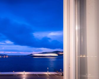 Shapes Luxury Suites - Ermoupoli - Balkon