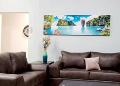 Casa ideal para grupos de negocios, familias o amigos - Tampico - Living room