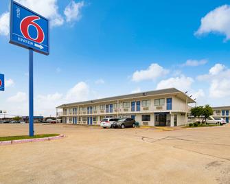 Motel 6 Greenville, TX - Greenville - Building