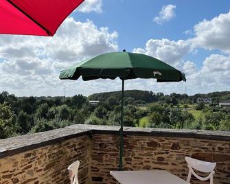 Auberge le Prieuré des Gourmands - Bonnœuvre - Balcón