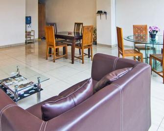 Zen Rooms Palmerah Barat - Jakarta - Building