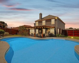 5bd Vacation Retreat - Pool Patio Cinema - Lake Dallas - Piscina