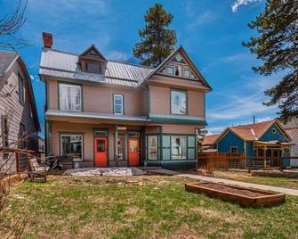 Historic Loft on top of The Governor's Mansion - Leadville - Building