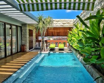 Ts Suites Seminyak Bali - Kuta - Pool