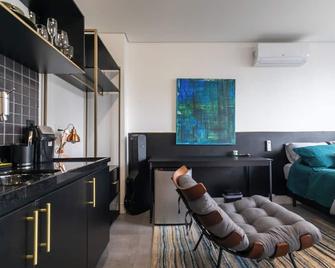 Studio c piscina, Wi-Fi e ar na Vila Gomes Cardim - São Paulo - Sala de estar