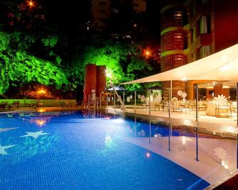 Hotel Dann Carlton Belfort Medellin - Medellín - Alberca