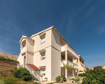 Gorgeous Apartment In Pag With Wifi - Pag - Budynek