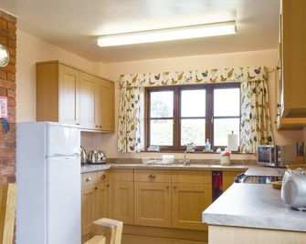 Stildon Manor Cottage - Bewdley - Kitchen